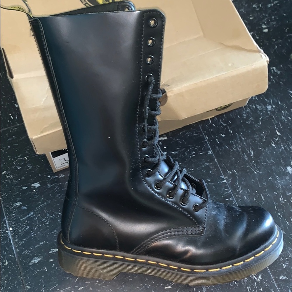 Dr Marten’s 1914W Size 8 US Size 39 EU